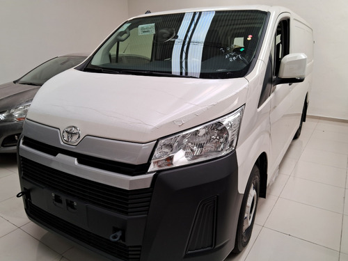 Toyota Hiace 2.8 Tdi Furgón 6at L1h1 3a 4p