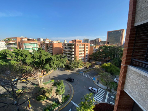 Excelente Apartamento Para Alquilar En Inmejorables Condiciones, Estratégicamente Ubicado En La Urb. Campo Alegre