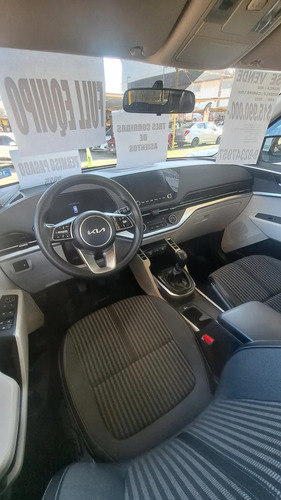 Kia Motors Carens 1.5 Lx 7p Mt 2023
