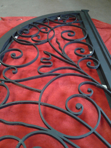 Puerta Forjada Estilo Antiguo Negro (Usado)