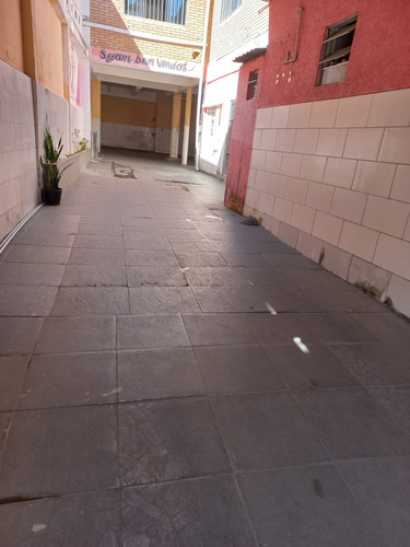 4 Salas Com 2 Banheiros Aproximadamente 160 Metros