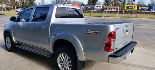 Imagen 4 de 9 de Toyota Hilux Srv 4x2 Pack Cuero 3.0 2013