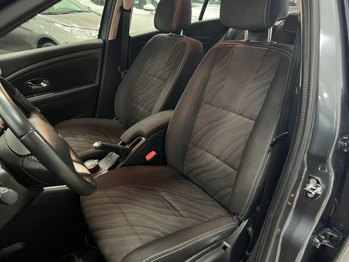 Imagem 9 de 14 de Renault Fluence 2.0 16v Dynamique (aut) (flex)