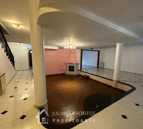 Casa Chalet De 5 Ambientes Con Pileta En Quilmes Oeste