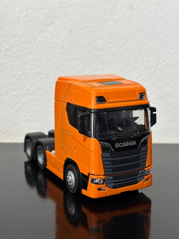 Miniatura Caminhão Scania 1:48 De Metal C/ Som E Luz