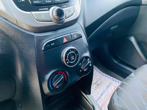 Imagem 14 de 15 de Hyundai Hb20 1.0 Comfort Plus 12v Flex 4p Manual