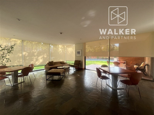 Departamento En Arriendo De 5 Dorm. En Las Condes