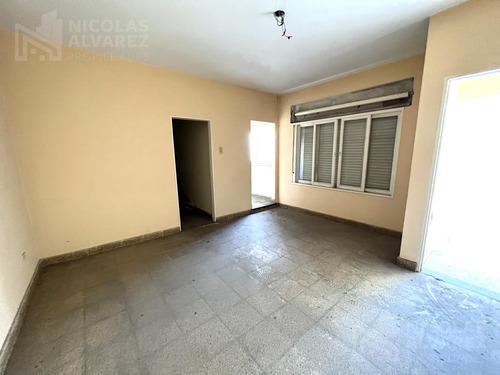 Ph 2 Ambientes En Venta En Ramos Mejia Con Patio Y Terraza. Oportunidad