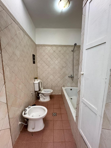 Lote / Terreno En Venta Frente A Plaza Jeronimo Del Barco, Rinde 1260 M2
