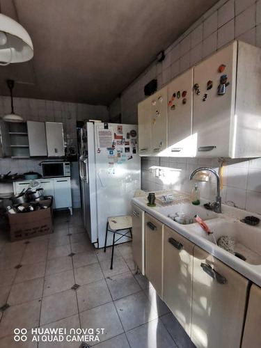 Se Vende Casa En Ñuñoa De 210m2,4d,3b,2e (101315)