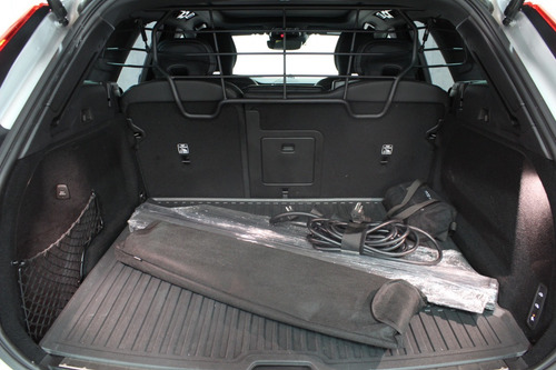 Imagen 15 de 15 de Volvo Xc60 R-desgin Plug In Hybrid T8 2021 (hibrido)