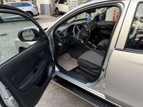 Mitsubishi L200 2.4 Cabina Doble 4x2 Mt