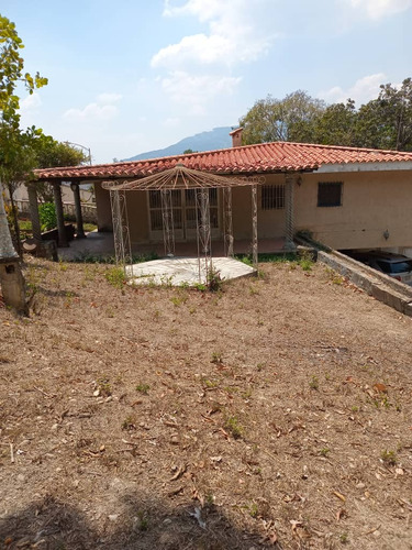 En Venta Amplia Casa En Carialinda Naguanagua Conjunto Cerrado Con Pozo, 236000 Acv