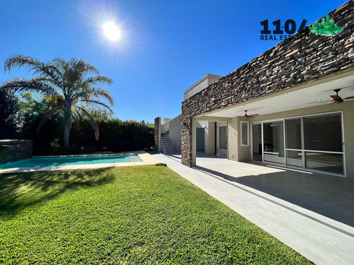 Imagen 3 de 30 de Casa En Venta - Los Eucaliptus - 305m2/784m2 5 Ambientes