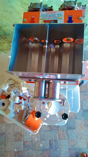 Imagem 5 de 5 de Máquina De Fazer Salgados