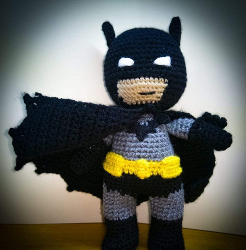 Símil Batman De Dc, Amigurumi, 17 Cms Aprox