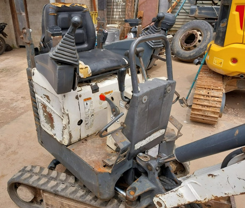 Mini Escavadeira Bobcat E418 2014 Borrachas 1175 Kg Repasse