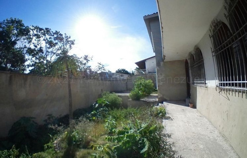 Imagen 20 de 30 de Casas En Venta En Colinas De Santa Rosa Barquisimeto Código Flex: 22-6835 & 0424 556 57 59 Rentahouse Centro Occidente Monica C.