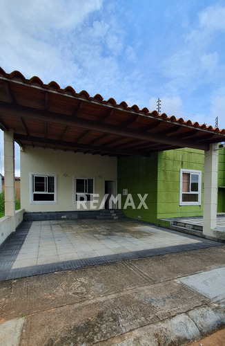 Se Vende Casa En Lomas Del Bosque, Tipuro