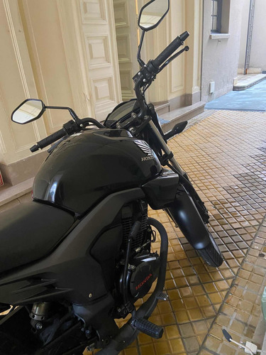 Honda Invicta 2015