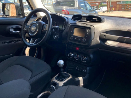 Imagen 12 de 13 de Jeep Renegade Sport