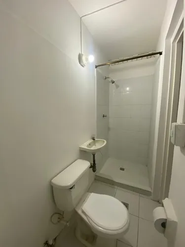 Vendo Casa Bifamiliar De Dos Pisos En San Fernando Sur Cali, Apartamentos, Local,oficina