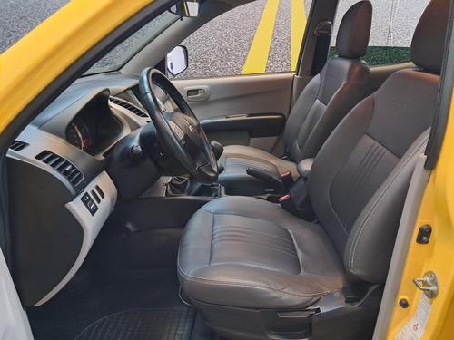 Mitsubishi L200 SAVANA 3.2 4X4 16V TURBO INTERCOOLER DIESEL 4P MANUAL