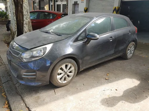 Kia Río 2016 Ex 1.4 Chocado Baja 04 Alta Motor 04