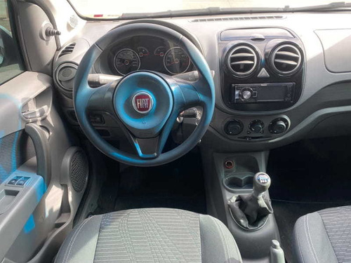 Imagem 11 de 15 de Fiat Palio Attractive 1.0 2014