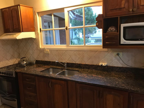 Imagen 8 de 30 de Casa En Av Del Olimpo, 4 Dormitorios Y 3 Baños , A 100 Mts Del Centro Comercial, Excelente Ubicación