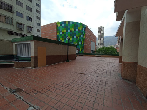 Se Ofrece En Venta Comodo Y Centrico Apartamento Ubicado En Centro Parque Caracas La Candelaria