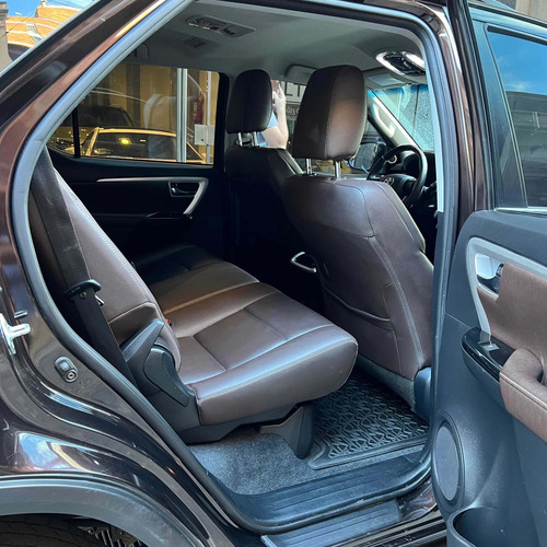 Imagen 13 de 25 de Toyota Sw4 2019 2.8 Srx 177cv 4x4 7as At Automatica Lucsc