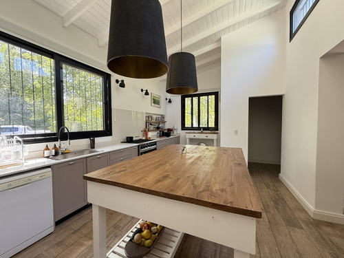Encantadora Casa Quinta A La Venta En El Prestigioso Barrio La Araucaria| Lobos