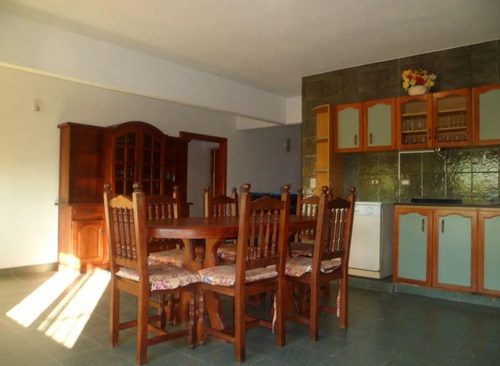 Casa Venta - 6 Dormitorio 3 Baños - 290mts2 Totales - Villa Dominico