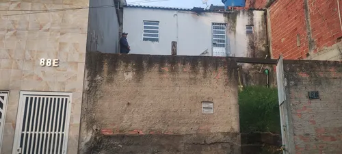 Casa 1 Quarto, Sala, Cozinha, Lavanderia E Banheiro.