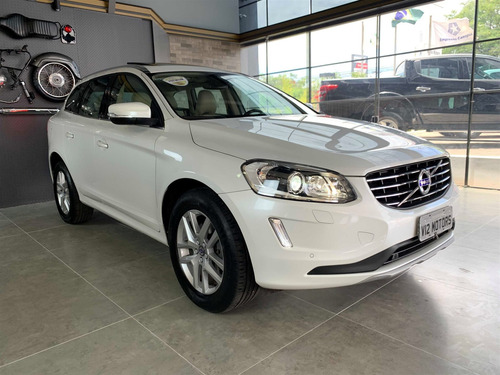 Volvo Xc60 2.4 D5 Momentum Diesel Awd 4p Automático