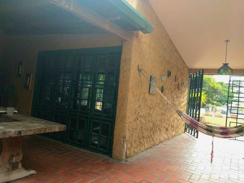 Imagen 17 de 20 de Se Vende Casa 400m2 4h+s/5b/2p Cumbres De Curumo 9718