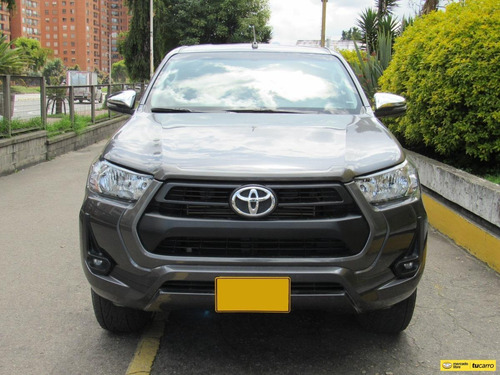 Imagen 9 de 25 de Toyota Hilux 2.4
