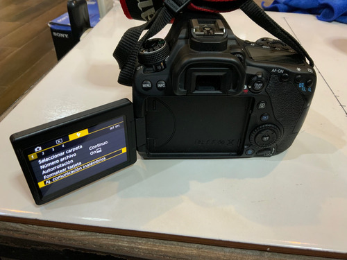 Cuerpo Canon Eos 80d Dslr Con Menos De 4000 Mil Disparos Negro (Usado)