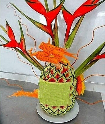 Imagen 8 de 10 de Arreglo Floral Tallado En Verduras Y Frutas
