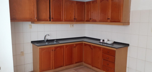 Excelente Ubicación.buena Casa Y Apartamento Al Fondo Nuevo