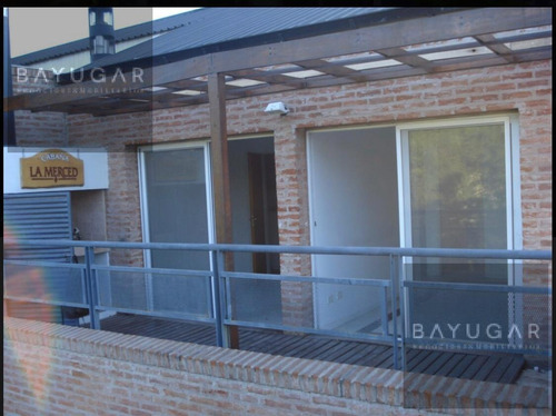 Imagen 8 de 10 de Venta - Departamento Con Terraza - Bayugar Negocios Inmobiliarios