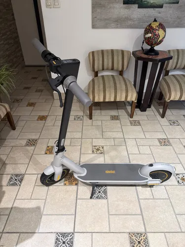 Monopatín Eléctrico Ninebot Kickscooter Max G30lp