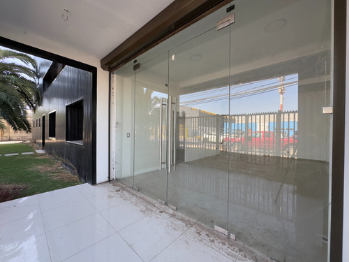 Bodega Con Oficinas En Sector Idustrial