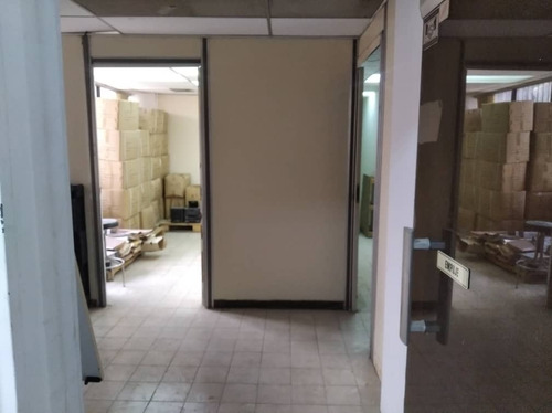 Imagen 6 de 15 de Oficina O Local (puede Ser Utilizado A Gusto Personal) En Alquiler Ubicado En Boleita