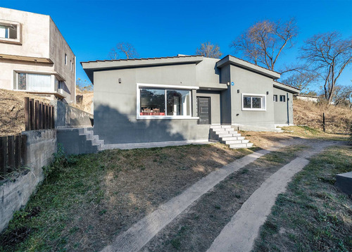 Venta Casa 3 Dorm B° Los Perales 644 M2