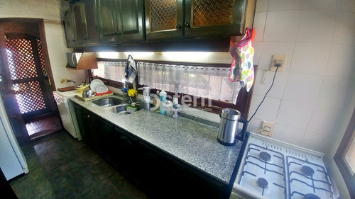 Imagen 8 de 28 de Hermosa Casa En Zona Residencial Cerca De Colegios. 3 Dormitorios. 2 Baños.