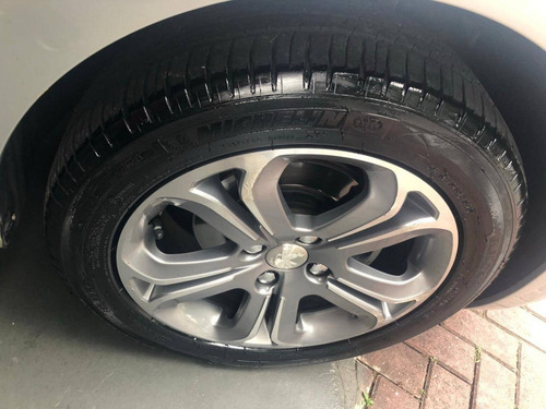 Imagem 3 de 9 de Peugeot