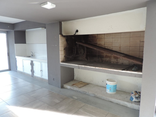 Imagen 5 de 11 de Apartamento- Rambla Costanera, Dos Dormitorios Y Dos Baños