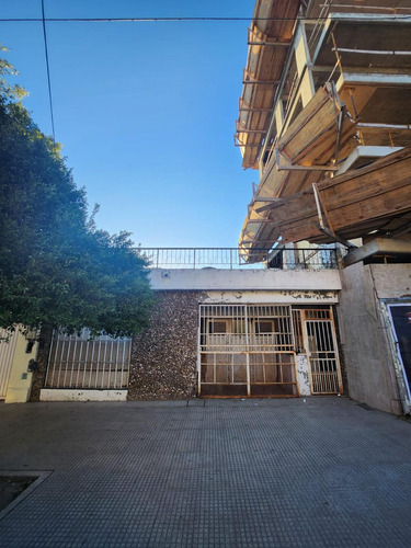 Casa En Flores Sur